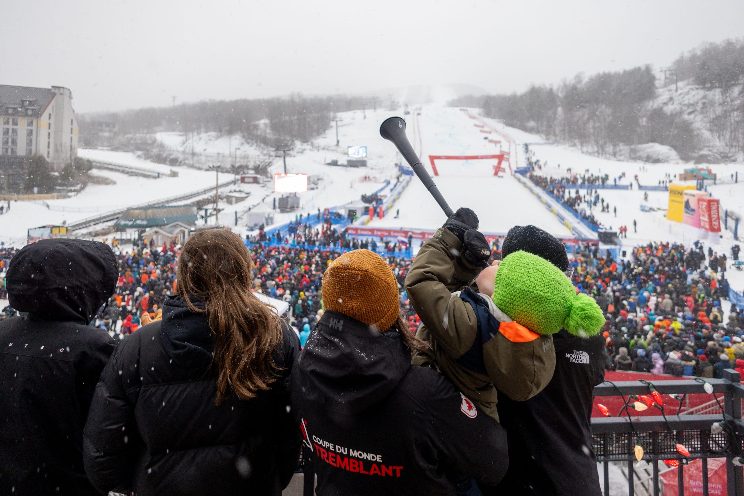 Partagez la passion du ski avec la semaine « Les enfants skient gratuitement »